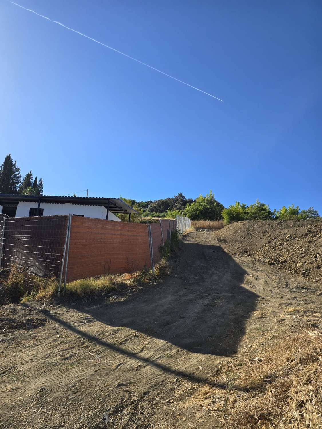 Parcela rustica con una casa registrada para reformar