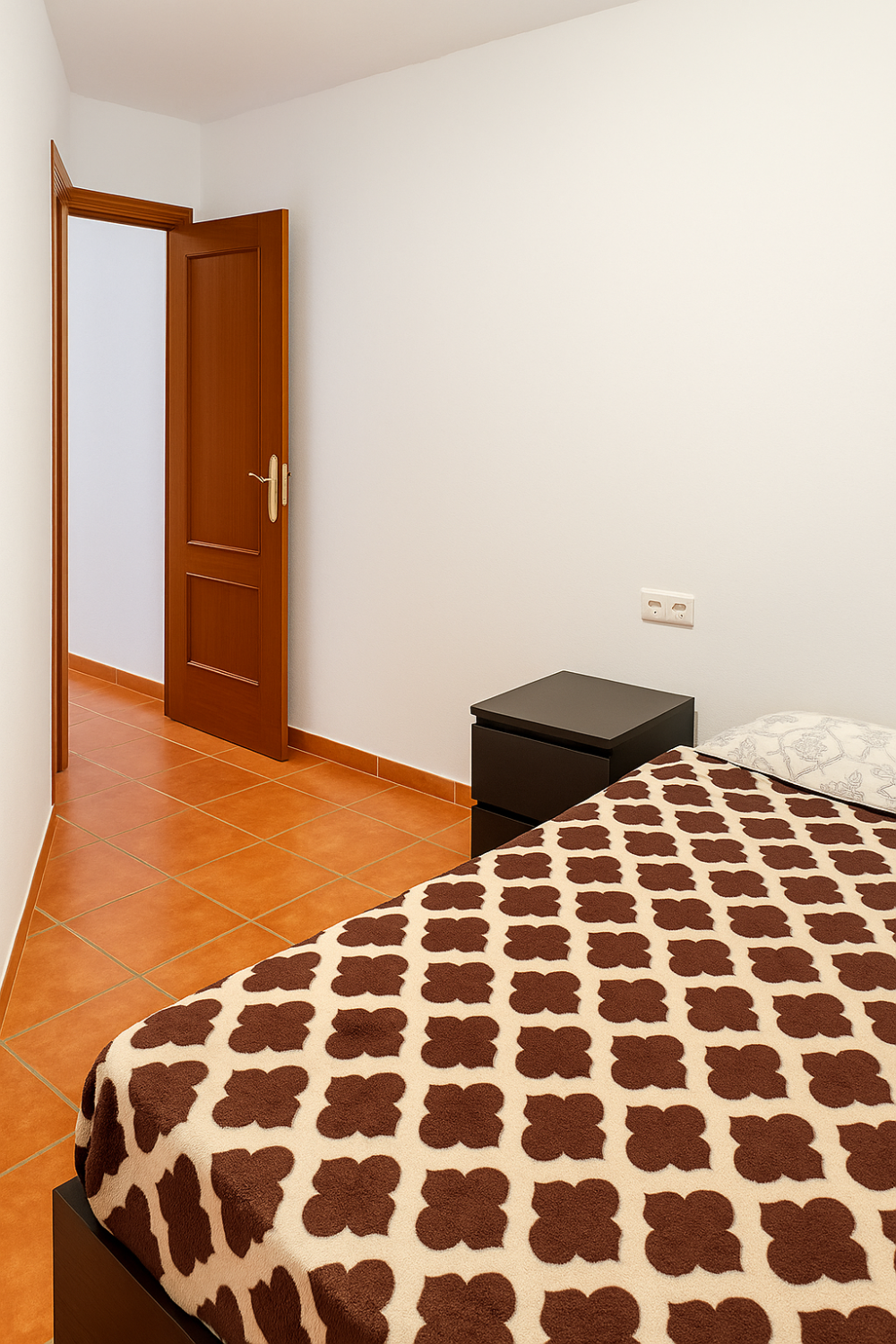 MAGNIFICO CHALET ADOSADO EN ALMOGIA