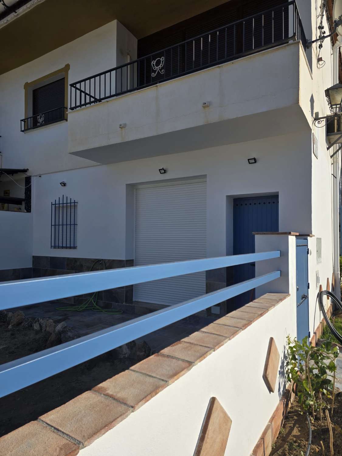 Se alquila bajo a estrenar de dos dormitorios