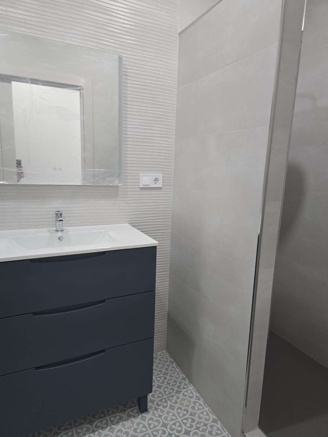 Se alquila bajo a estrenar de dos dormitorios