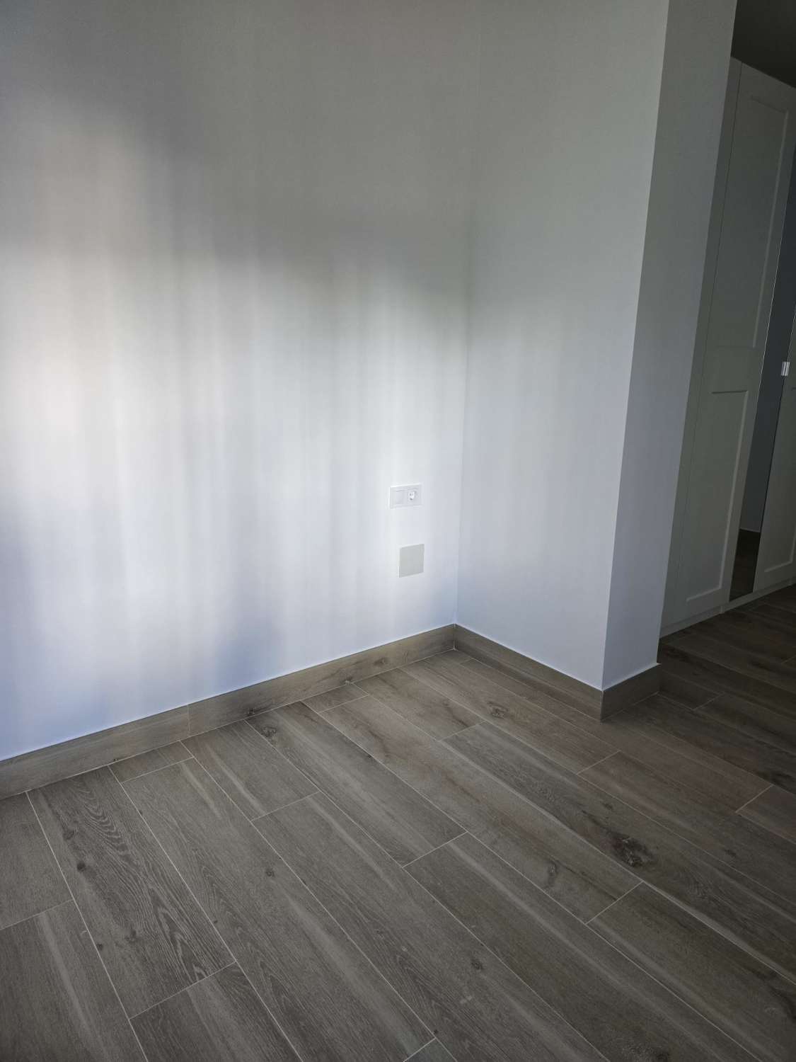 Se alquila bajo a estrenar de dos dormitorios