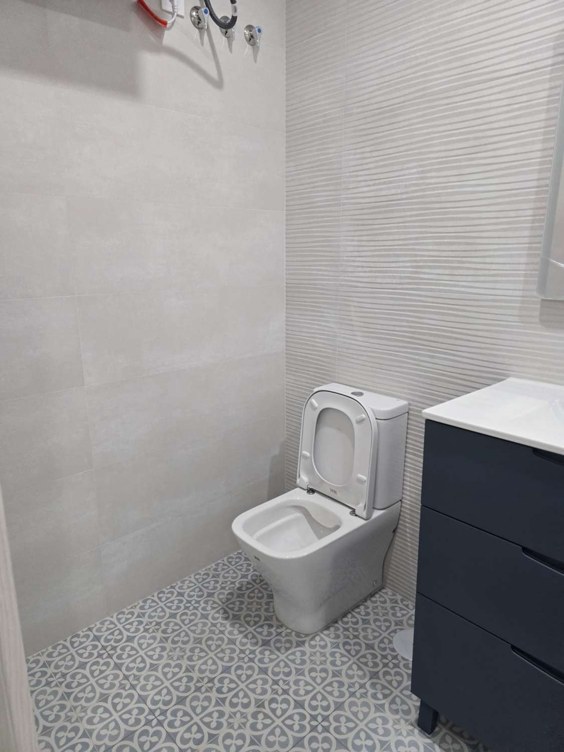 Se alquila bajo a estrenar de dos dormitorios